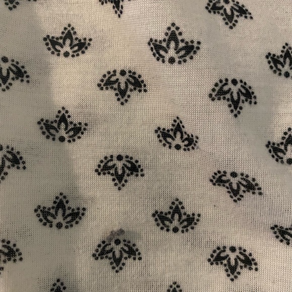 H & M small white pattern blouse. Black pattern. - Picture 3 of 6